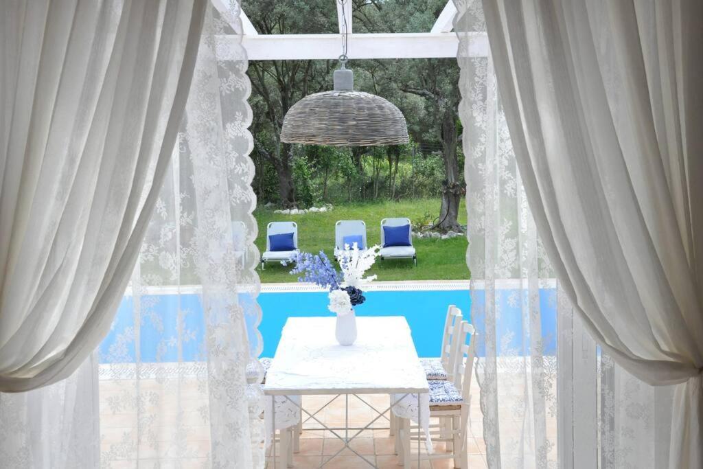 Villa Erietta Near Lefkas Center Apolpaina エクステリア 写真
