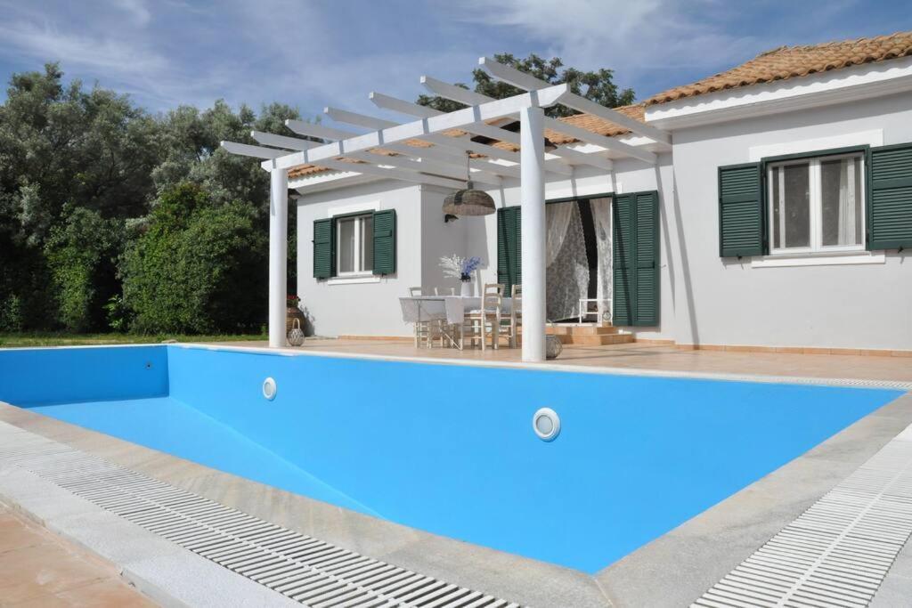 Villa Erietta Near Lefkas Center Apolpaina エクステリア 写真
